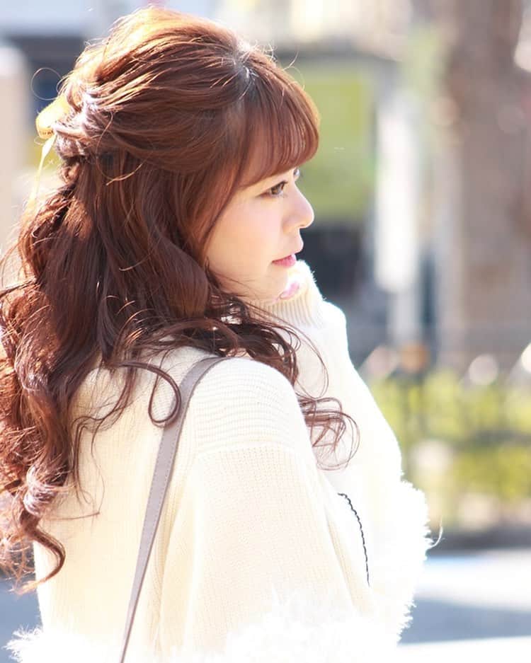 羽瀬萌さんのインスタグラム写真 - (羽瀬萌Instagram)「#おはよう 早速頂いた写真を、、☺️ . #ヘアメイク　#ヘアメ #横顔　#横顔女子  #ぱにちゃん　#ぱにちゃん撮影会　#イベントコンパニオン #ユーチューバー　#YOUTUBER #youtuber好きな人と繋がりたい  #撮影　#撮影会　#撮影会モデル　#モデル　#model  #レースクイーン　#レースクイーン撮影会  #被写体　#カメラ好きな人と繋がりたい」3月3日 9時47分 - megugumigumi