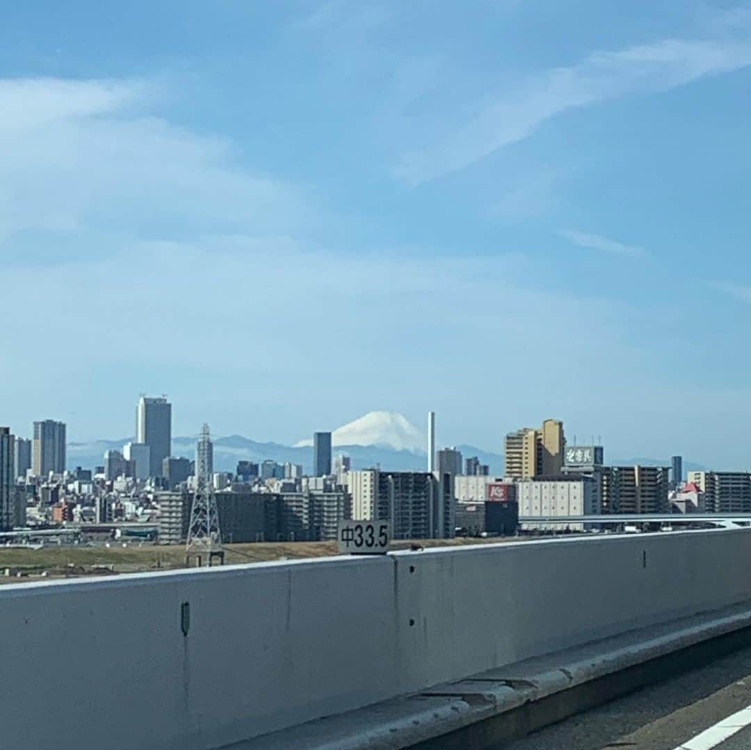 橋本志穂さんのインスタグラム写真 - (橋本志穂Instagram)「綺麗な空❣️ でも撮りたかったのは、、、ズーム」3月3日 10時07分 - shihohashimoto3