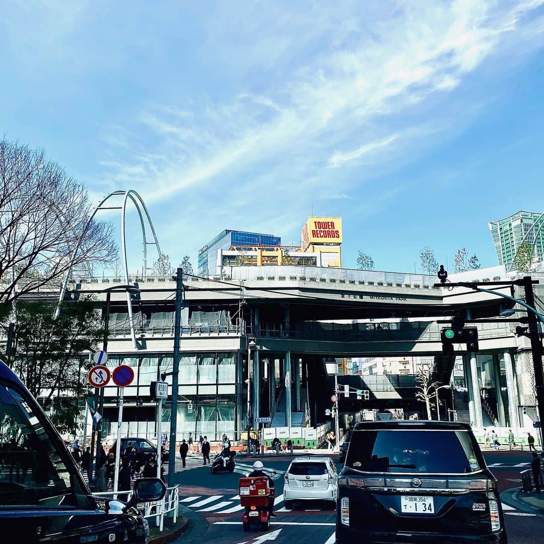 片山正通さんのインスタグラム写真 - (片山正通Instagram)「最近 渋谷の “ 圧 ” が半端ない。(´༎ຶོρ༎ຶོ`) Lately, the urban renewal of Shibuya is so intense. (´༎ຶོρ༎ຶོ`)」3月3日 10時49分 - masamichi_katayama