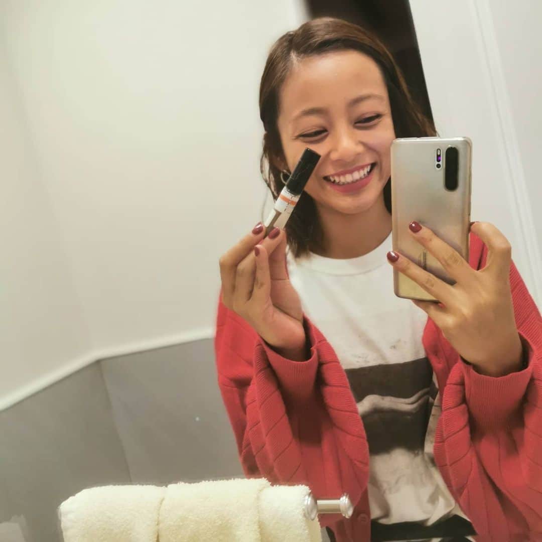 脇田恵子のインスタグラム：「たまにはSmile🥺。 小指立っちゃう」