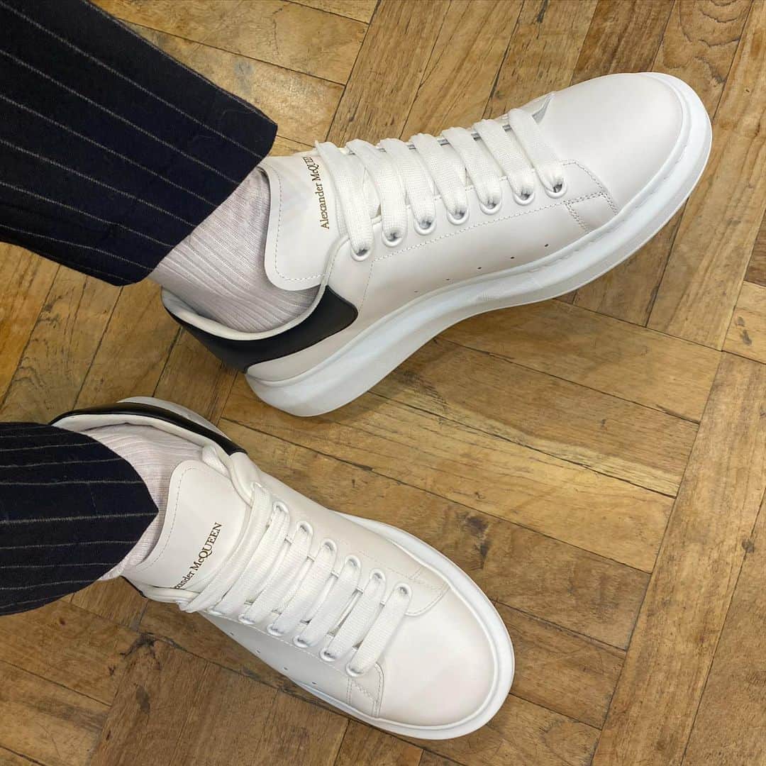 タイキさんのインスタグラム写真 - (タイキInstagram)「おニューの靴って気分も晴れる☀️ 真っ白い靴だから綺麗に履きたい🤍  #Alexandermcqueen  @alexandermcqueen  伊勢丹メンズ一階 Pop up ストア　明日から3月17日まで ⚡️⚡️」3月3日 12時06分 - taiki_jp