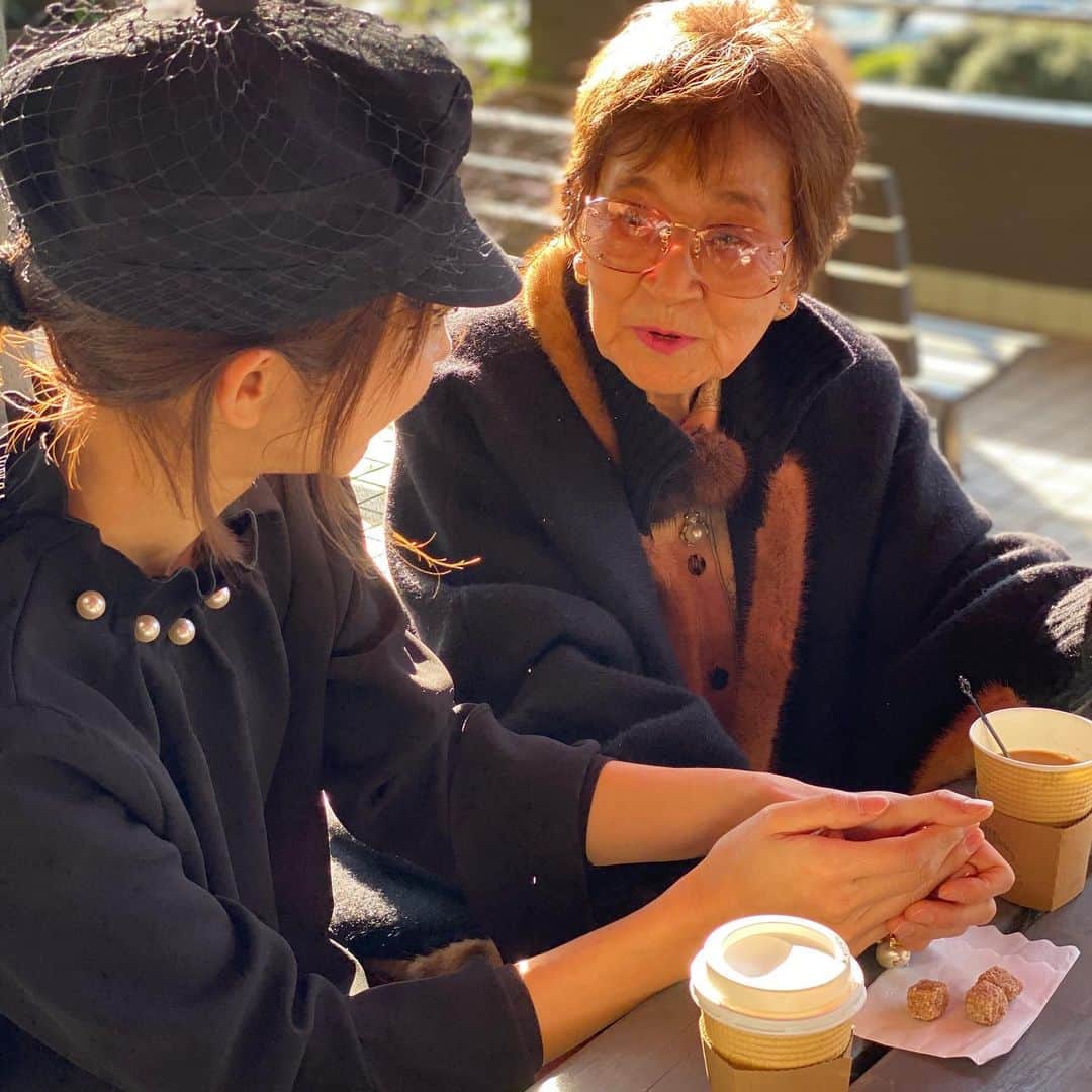 のインスタグラム：「-﻿ @miyoko.myondon のお母様💓﻿ 先日、88歳のお誕生日を迎えられました🎂﻿ 本当におめでたい🎉﻿ おめでとうございます㊗️﻿ ﻿ 泉ちゃんに写真を撮ってほしい！と言っていただいて、今日はお写真を撮らせていただきました😌﻿ 綺麗に撮れたかは心配だけど😅﻿ 88歳の記念すべきお写真を撮らせていただいて光栄です✨﻿ ﻿ 私の祖母も93歳。﻿ なんだか、お喋りしていると、楽しくて楽しくて😍﻿ これからも、健康で笑顔一杯のお母さんでいて下さい！﻿ ﻿ #88歳#bd#おめでとうございます」