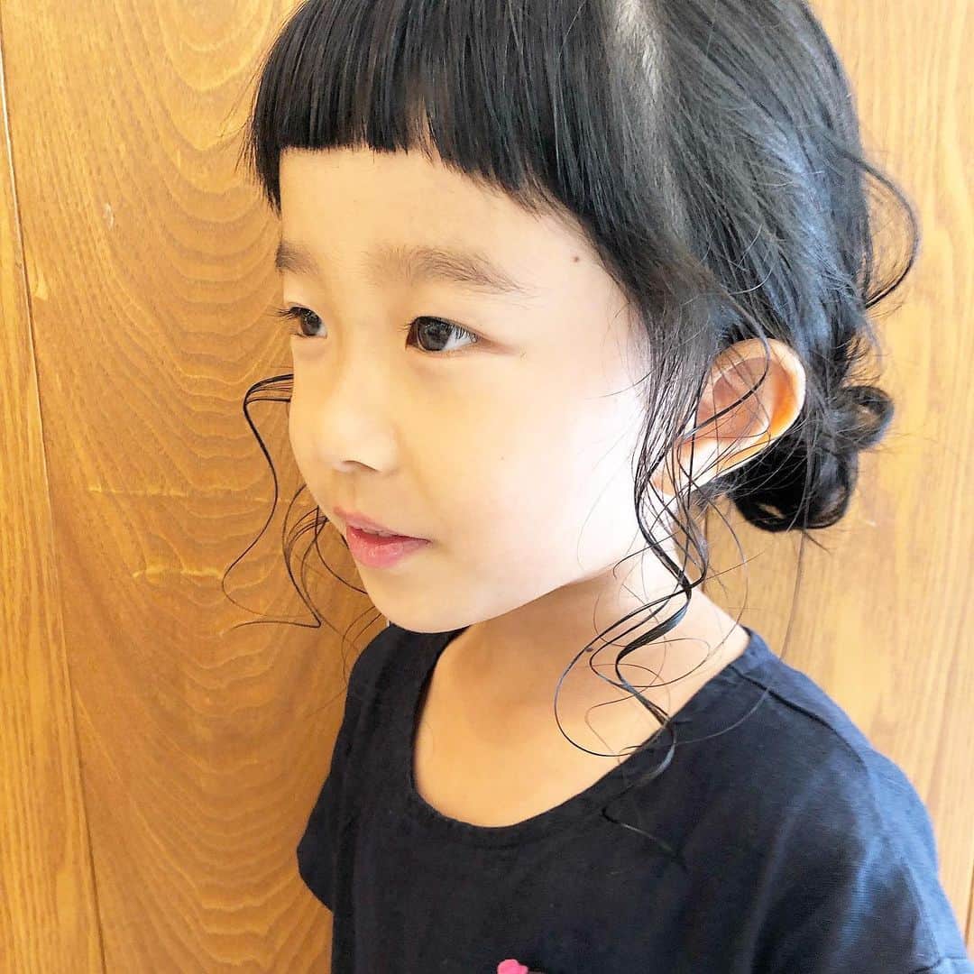 Miki Kajiwaraのインスタグラム：「可愛いめいちゃん♡ . 前髪はいつも通りまーるく◎ . #kajimagic #ticktock #airline #姫路美容室」