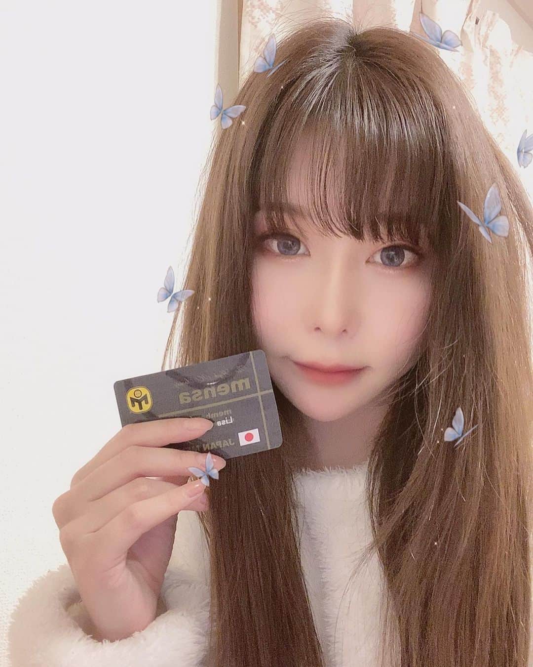 利咲さんのインスタグラム写真 - (利咲Instagram)「メンサの新しいカード届いた。﻿ 表にも名前が載ってるバージョン。﻿ ﻿ 蝶々フィルターが可愛すぎて遊んじゃった🦋﻿ 次の更新の時まだ前髪あったら前髪ありの写真にかーえよっと。 3月は年一の総会だ〜﻿ ﻿ I got a new design Japan Mensa membership card.﻿ I want to communicate the world of MENSA's members!﻿ ﻿ #MENSA #mensan #メンサ #メンサン #JAPANMENSA #ジャパンメンサ #メンサ会員 #mensamembers #mensamember #IQ #highIQsociety #茂木健一郎 #ジョディフォスター #jodiefoster #mensamember #mensamembers #membershipcard #会員証 #mensan」3月3日 12時44分 - himeringo908