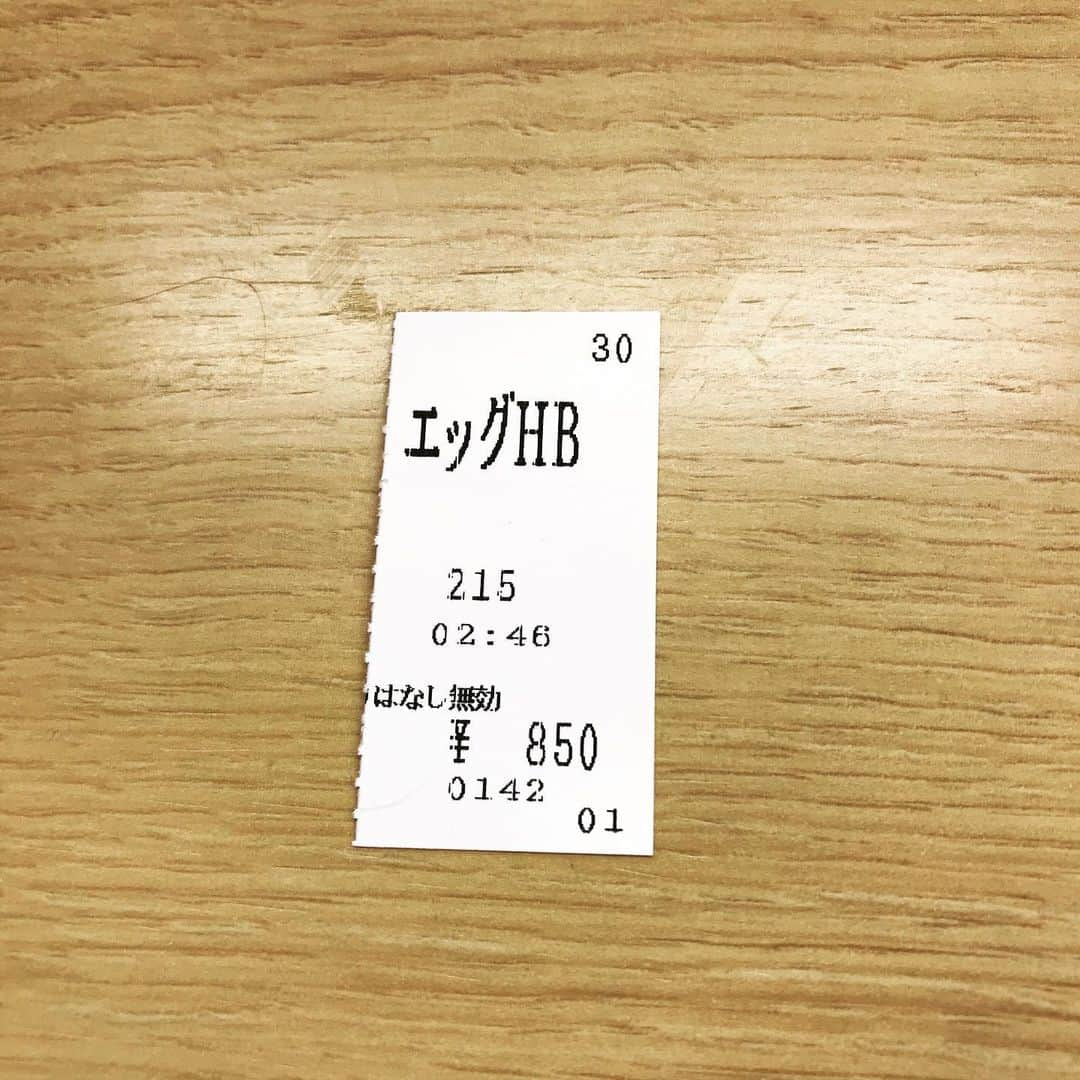 笠原秀幸さんのインスタグラム写真 - (笠原秀幸Instagram)「#松屋 の、超粗挽きビーフ100%ハンバーグです。 ・ 先日の、#日本ハンバーグ協会　の会合でも、議題にあがりました。松屋のハンバーグ、最高なんじゃないかと。 ・ 今までは、松屋といえば、ブラウンソースハンバーグが独走で首位でしたが、このハンバーグが、ゲーム差1.5まできました！(大使の感覚！) ・ ・ 夜中の2:46でも、このクオリティで受け止めてくれる。うま杉くん！！！ ・ 日々、トレーニングしてるから、カロリーは0だという気持ちで食べています🍽  #1日1バーグ  #日本ハンバーグ協会　 #ハンバーグ大使 #ハンバサダー #ハンバーグ好き  #ハンバーグ最高」3月3日 13時01分 - kasahara_rarara