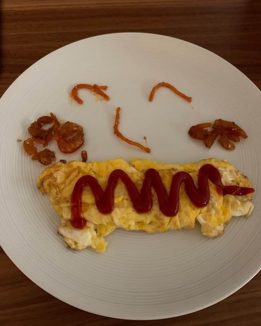 JR のインスタグラム：「작품명 발그레☺️」