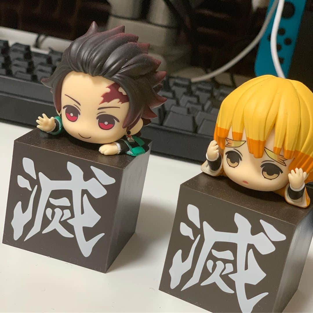 のインスタグラム：「ユッカさんが取ってくれた炭治郎と善逸ううう！ #鬼滅の刃 #きめつのやいば」