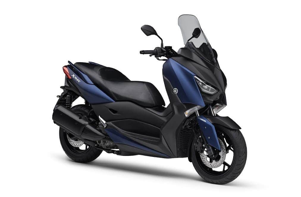 ヤマハ バイクさんのインスタグラム写真 - (ヤマハ バイクInstagram)「ヤマハ発動機株式会社は、水冷・4ストローク・SOHC・単気筒・4バルブ・249cm3 “BLUE CORE（ブルーコア）”エンジンを搭載するスポーツスクーター「XMAX ABS」のカラーリングを変更し、2020年モデルとして3月25日に発売します。﻿ ﻿ 「マットグリーニッシュグレー」は、2020年の「MAXシリーズ」のブランドカラーとして、グリーンがかったマットダークグレーを基本色とした新規性が高く洗練されたカラーリングとなっています。「マットブルー」は現行モデルの基本色をアップデートし、上質さを向上させています。﻿ ﻿ 「マットブラック」は現行モデルの基本色を継続しつつ、ゴールドホイールなどコンポーネントカラーを刷新してアグレッシブな印象を加えました。なお、現行の「マットシルバー」と「マットレッド」は継続販売します。﻿ ﻿ #YAMAHAが美しい #XMAX #XMAXABS #yamahaxmax #xmax250 #yamahamaxseries #newmotorcycle #scooter #bigscooter #instamotorcycle #instamotorbike #motorcyclist #バイクのある生活 #水冷 #4スト #単気筒」3月3日 13時39分 - yamaha_bike