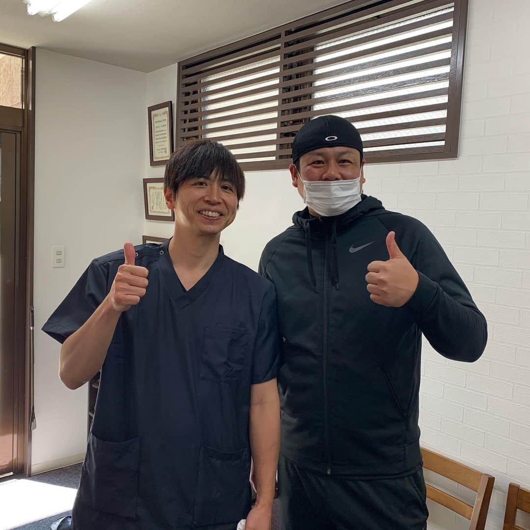 増渕竜義のインスタグラム：「肘がパンパンでしたが15分で軽くなりました(^^) ↓ちいさな整体院↓ https://rac-n.com/  引き続き僕の投稿を見たと言ってもらえると割引されます^ - ^  #野球#スポーツ#プロ野球#増渕竜義#整体#赤羽#ちいさな整体院」