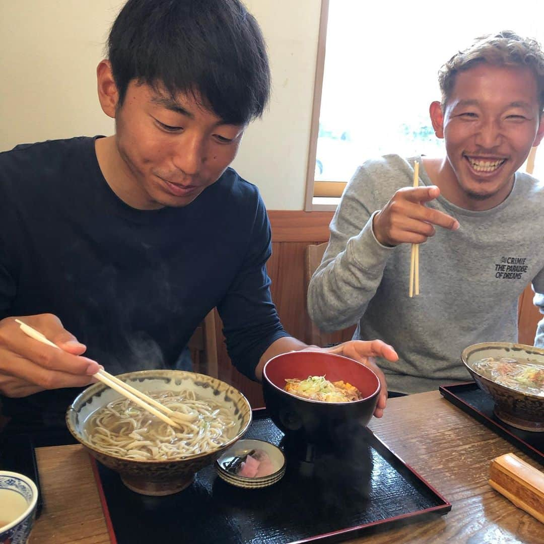 牛之濱拓さんのインスタグラム写真 - (牛之濱拓Instagram)「. 今日の昼ごはん。 同級の川森くん。 ニューヘアーの五領さん。 #川森有真 #五領淳樹」3月3日 15時01分 - taku.ushinohama