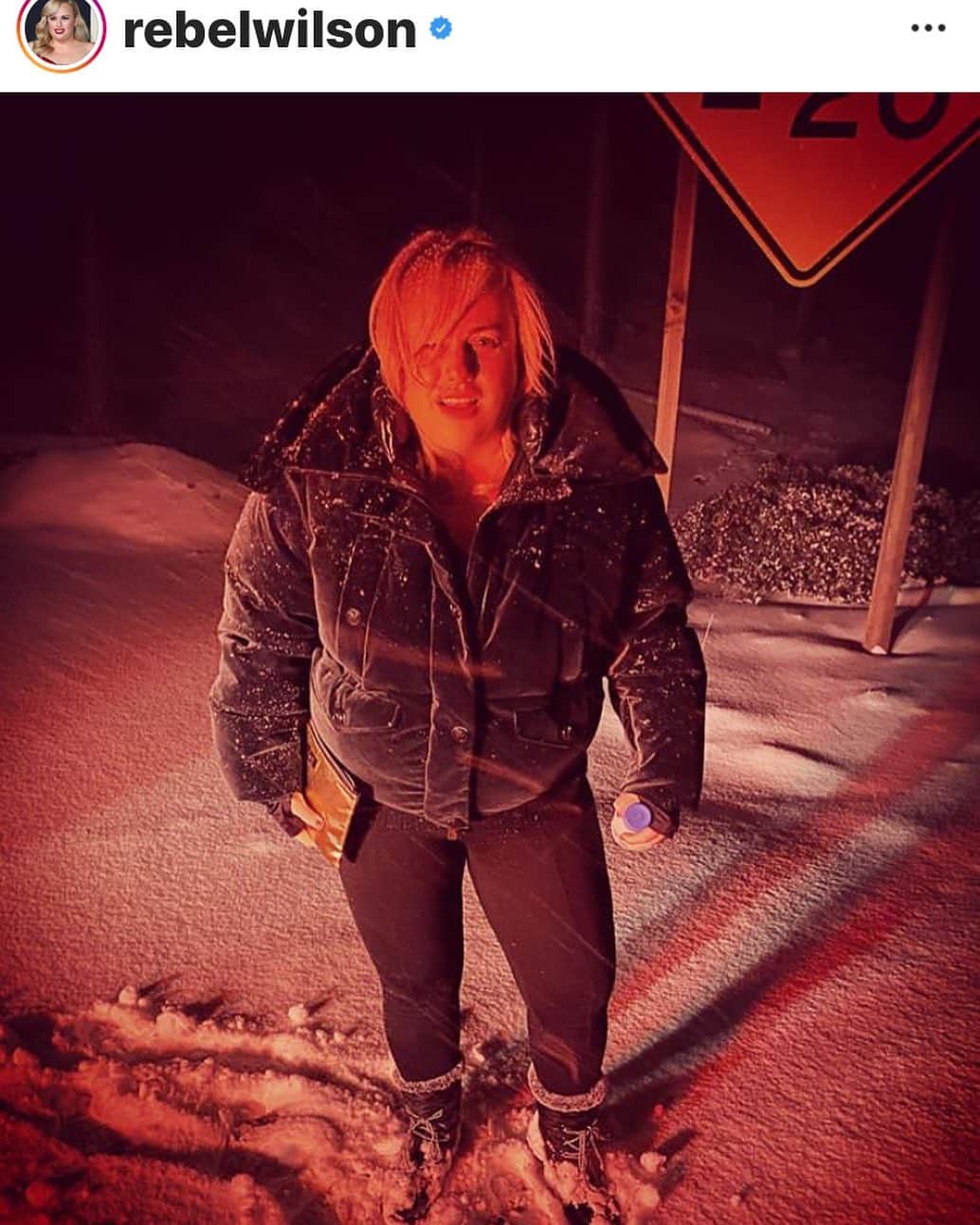 ダブさんのインスタグラム写真 - (ダブInstagram)「Rebel Wilson posted this after she got stuck in the snow in Mammoth. Great thing she had her Helena dav boots on! Btw she is an adorable, sweet human. #davrainboots #davrain #fashionblogger #fashionista #womenincomedy #rebelwilson #happyfeet #ladyboss #funnywomen」3月3日 15時03分 - davrainboots