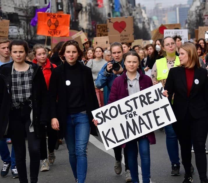 グレタ・トゥーンベリさんのインスタグラム写真 - (グレタ・トゥーンベリInstagram)「"'Net zero emissions by 2050' for the EU equals surrender." I have - with 33 other climate strikers from all across Europe - written an open letter to EU leaders ahead of the presentation of the proposed climate law. Link in bio.  #EUClimateLaw #FridaysForFuture @carbonbrief @fridaysforfuture」3月4日 1時52分 - gretathunberg