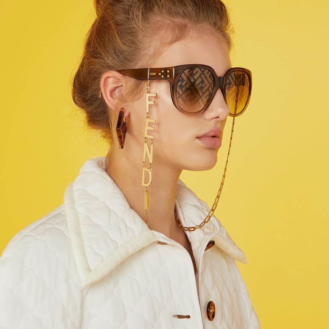 Fendiさんのインスタグラム写真 - (FendiInstagram)「A compelling juxtaposition of casual ease and opulent glamour, the latest #FendiSS20 edit reimagines classic, minimal silhouettes with eye-catching embellishments. #FendiEyewear」3月4日 2時03分 - fendi