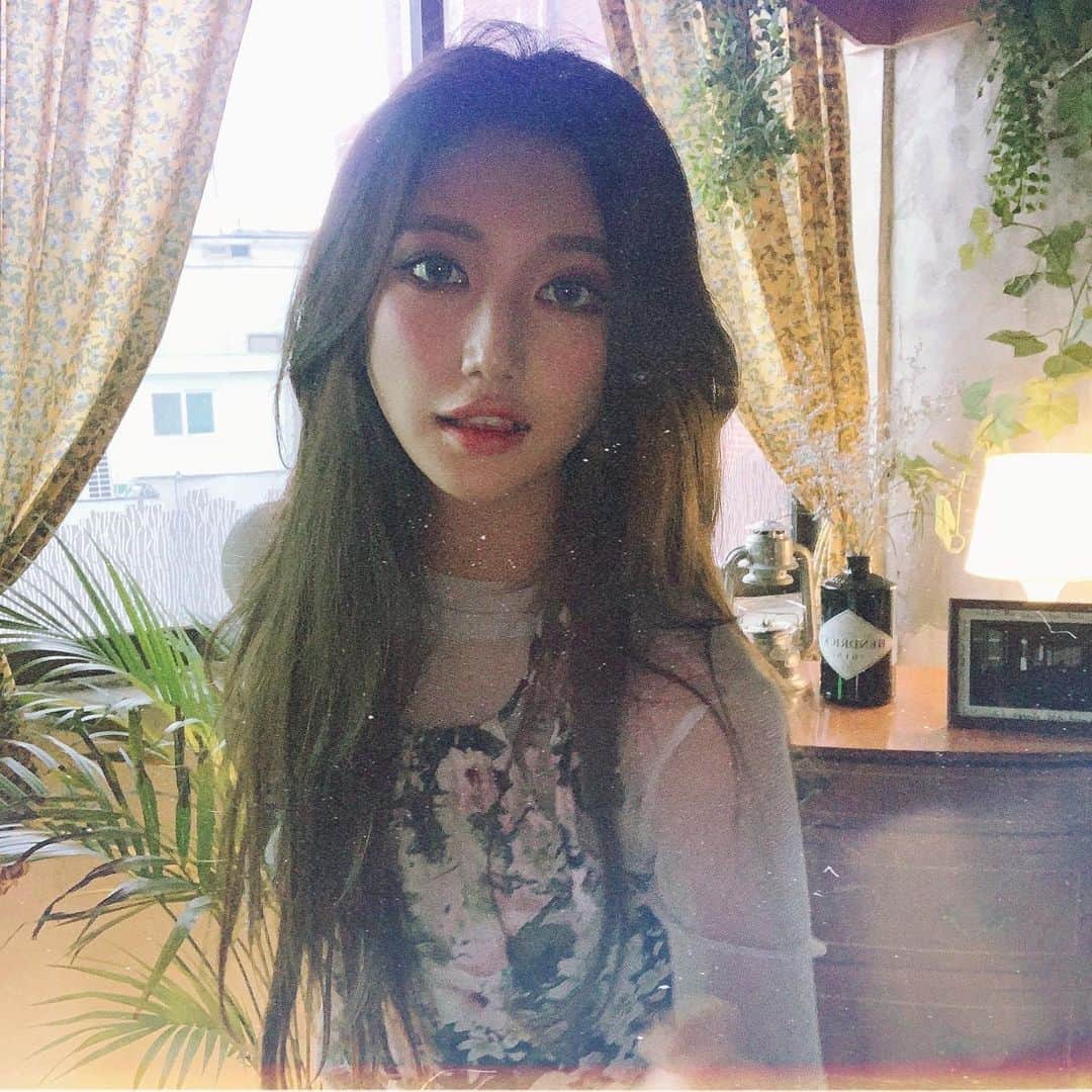 ジェイダ さんのインスタグラム写真 - (ジェイダ Instagram)「근황없어용 ☹️ #집순이」3月4日 2時44分 - kkkkkimyeonjoo