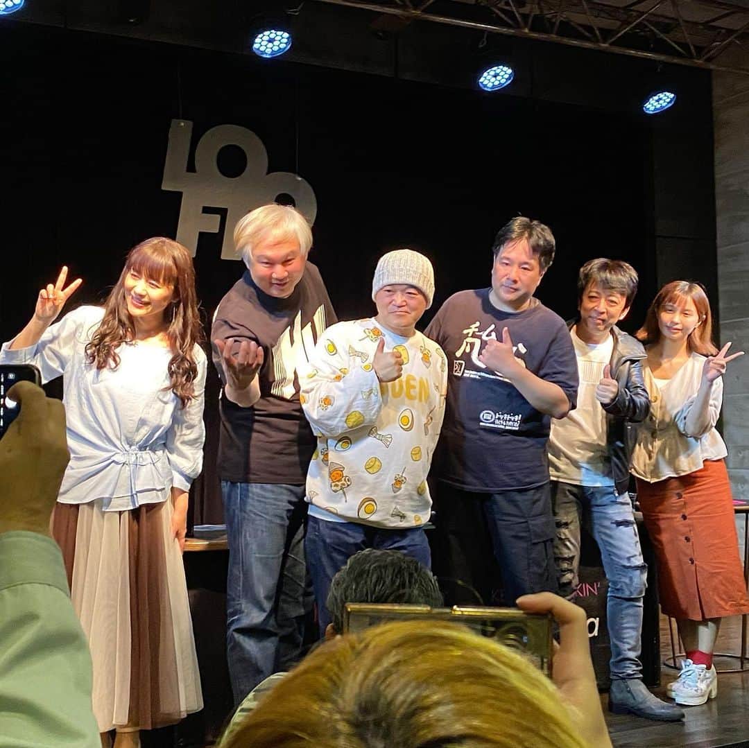 うちやえゆかさんのインスタグラム写真 - (うちやえゆかInstagram)「2月22日は #LOFT9 Shibuyaにて、﻿ #福丸伯爵のちょ名人と犇めく会 でした。﻿ #高橋名人 #川田名人 #桜田名人が揃うイベントに、﻿ 30年以上経った今、出演できる日が来るなんて！！﻿ ﻿ 司会進行は、イベント主催でもある #福丸伯爵。﻿ 三人の名人のお話はそれぞれ面白く、専門的な﻿ 内容もとても興味深かったです！﻿ #鈴井りま ちゃんと私もステージ上で﻿ 感心しちゃったりして。﻿ ﻿ 最後に私のデビュー曲であり名人とのデュエット曲﻿ #愛はメリーゴーランド を歌わせていただきました♪﻿ ﻿ お客さんはみなさんとても優しく、心のあたたかくなる﻿ 時間を過ごすことができました♡﻿ ﻿ またみなさんとお会いできますように*ˊᵕˋ*  #1986年 #ファミコンクイーンコンテスト #高橋名人の妹大募集  #はるな友香 #うちやえゆか」3月4日 2時55分 - yukauchiyae