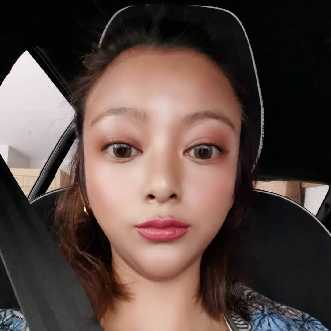 脇田恵子のインスタグラム：「加工フルでしてみたら宇宙人でした😇👌 これってかわいいの🥺？wわかんなくて自撮りアプリ使いこなせないw」