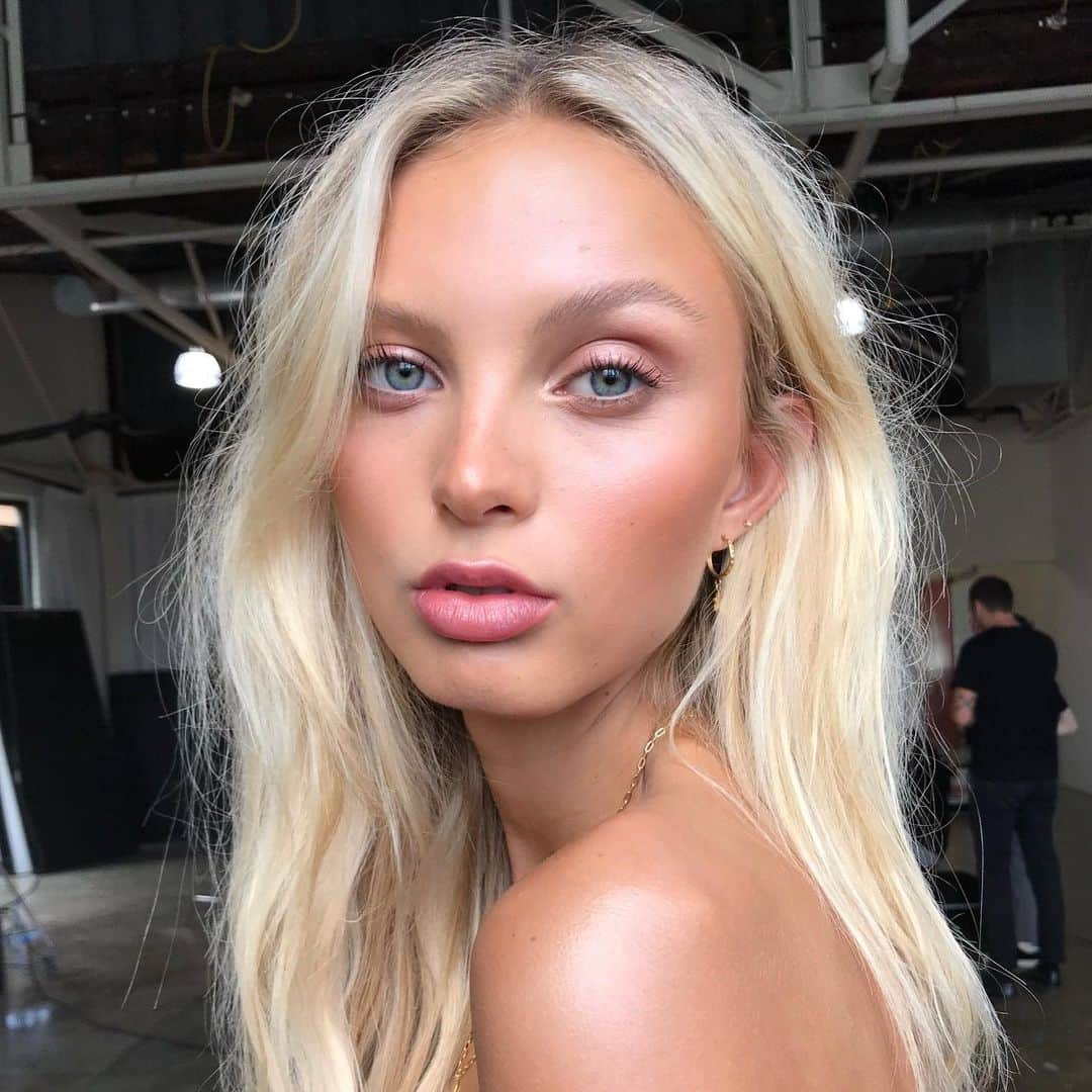 Ania Milczarczykのインスタグラム：「@lucy.baddeley totally slayed both natural and glam. Which do you prefer?」