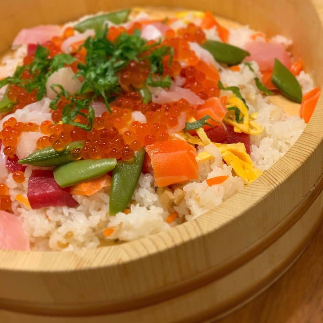 透水さらさのインスタグラム：「🌸🎎🌸 #雛祭り#女の子の日 #3月3日 #🎎 菜の花のおひたしはほぼ飾り😅」