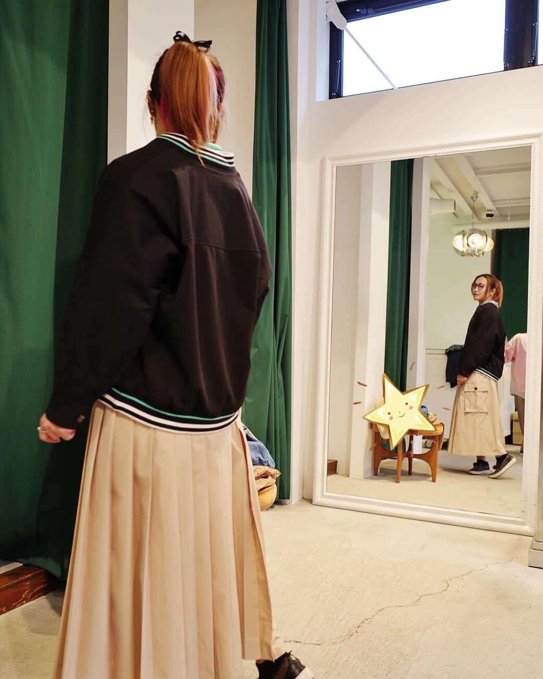 朱里さんのインスタグラム写真 - (朱里Instagram)「先日初めて ‎🌼FRAPBOIS🌼 ‎に行ってきました😊 ‎いろんなオシャレな服を着させてもらえて嬉しかったですっ❤︎ ‎ やっぱりかわいい服を着るとテンションも上がる！！ 北村さんありがとうございました🤩 ‎オシャレって素敵っ٩( ᐛ )و🧡 ‎⁦‪frapbois.jp/shoplist/nakam…‬⁩ #clothes #cute #nakameguro #frapbois」3月3日 18時51分 - syuri_official
