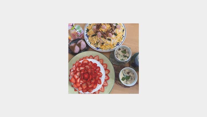 奥本陽菜さんのインスタグラム写真 - (奥本陽菜Instagram)「今日はひなまつりでした🎀 ・ ・ ・ ・ ・ ・ ・ ・ お料理は全部ママさんの手作り🥺めちゃめちゃおいしかった🤧 ・ ・ ・ ・ ・ ・ #ひなまつり #ひなまつりごはん」3月3日 18時51分 - hinanohiroshima