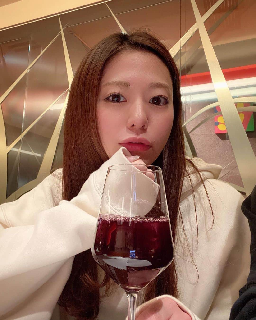 希帆さんのインスタグラム写真 - (希帆Instagram)「I drank red wine🍷 I'm already 28yearsold👏  DOUBT👅  This is the grapejuice🍇lol  そろそろ赤ワイン飲めるようになって、 酔っぱらってみたい🙋🏻‍♂️👅💤」3月3日 19時16分 - k_i_h_o_