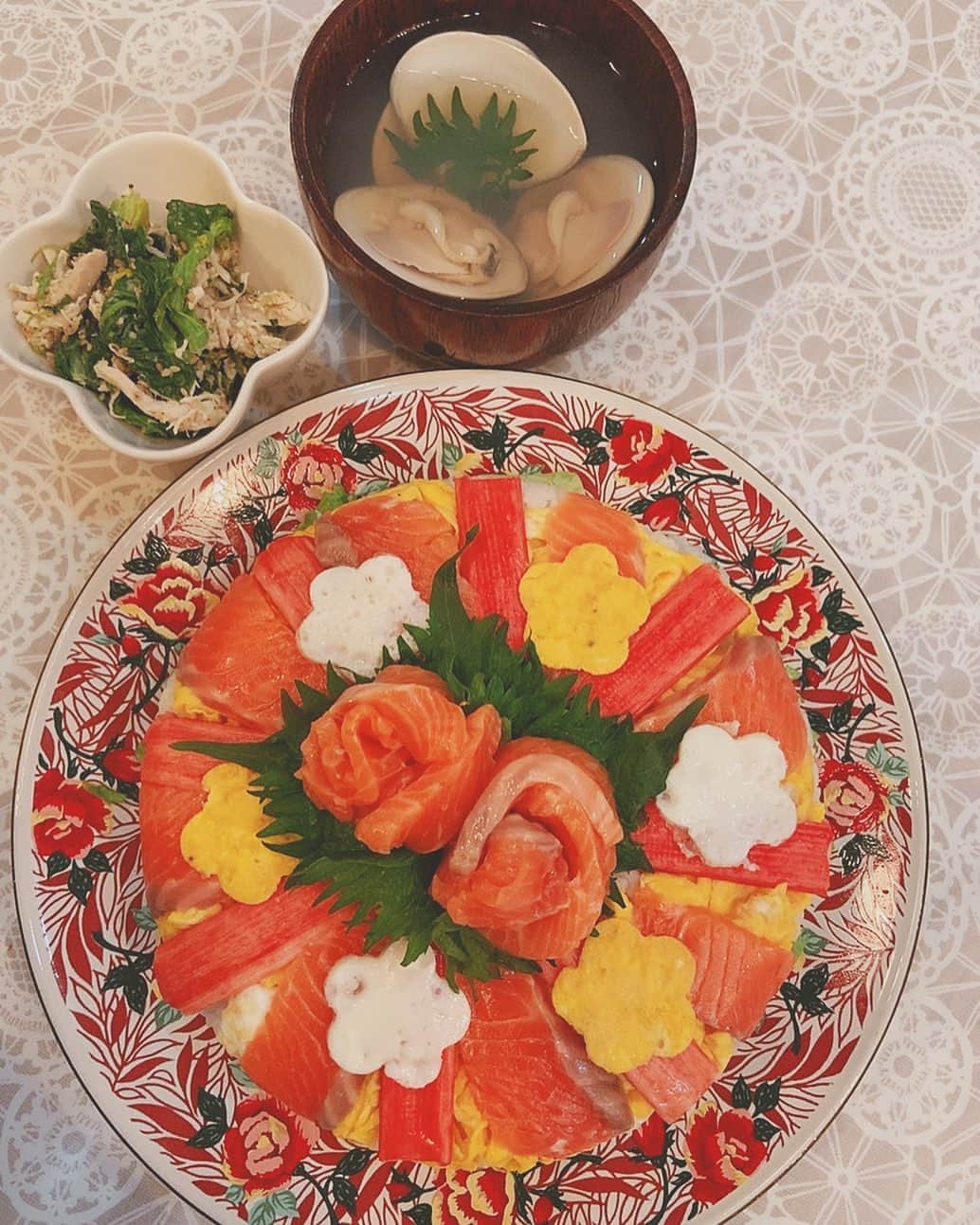 羽島みきのインスタグラム：「💖💖💖 #ひな祭り #ケーキ寿司」