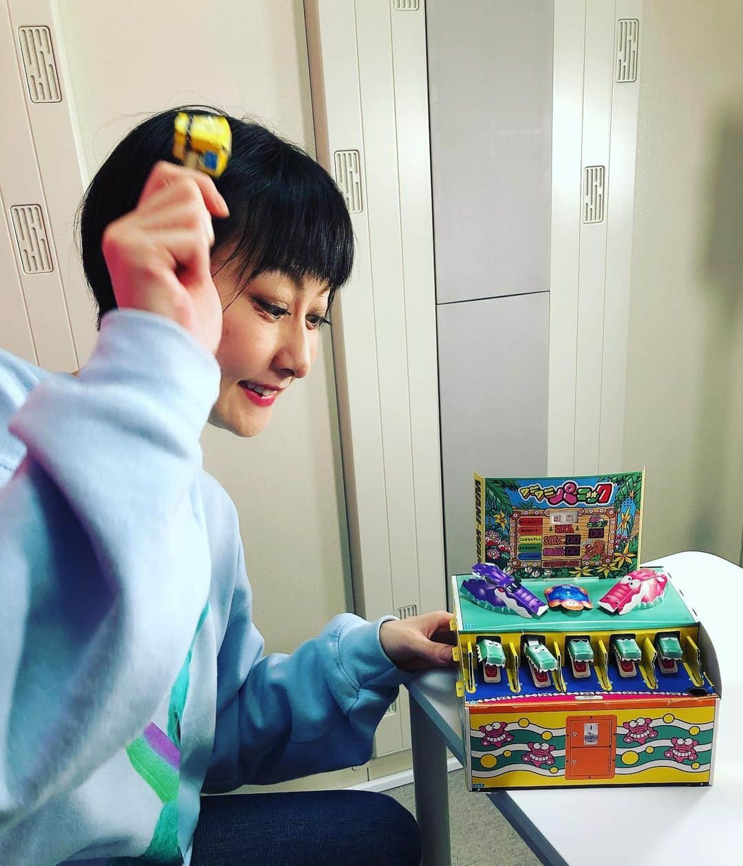 鳥居みゆきさんのインスタグラム写真 - (鳥居みゆきInstagram)「幼稚園 4月号 ワニワニパニック 楽しい 途中パニックになった #幼稚園 #ワニワニパニック」3月3日 20時07分 - toriimiyukitorii