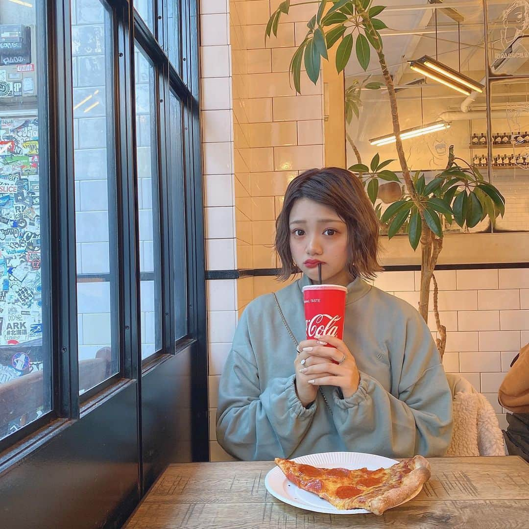 古澤里紗さんのインスタグラム写真 - (古澤里紗Instagram)「また、きてしまった🍕」3月3日 21時06分 - fuuuuu_ri