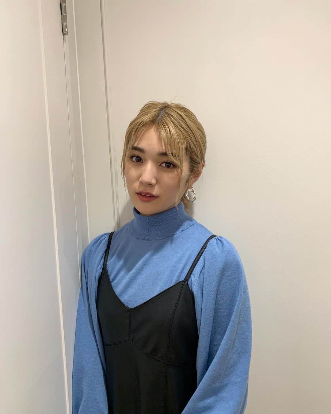 浪花ほのかのインスタグラム：「何してるの🥺💭💭」