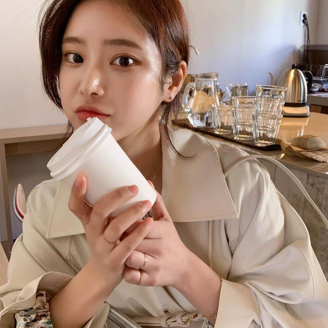 Chuuのインスタグラム：「어딜가도 커피는 빠질수 없지☕️☕️ #chuuseoul」