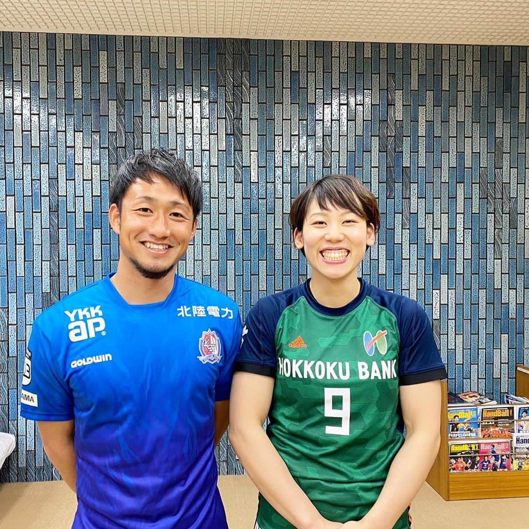 椎名伸志さんのインスタグラム写真 - (椎名伸志Instagram)「. ハンドボール日本代表の横嶋彩さんと 某雑誌の企画で対談をしました。  底抜けに明るい方で 終始笑いのある、楽しい対談となりました。  どんな記事になるのか楽しみです(^^) . . . 詳細が出ましたらお知らせ致します！  #ハンドボール #おりひめジャパン  #東京オリンピック #富山をもっと熱く」3月3日 21時32分 - shiina.nobuyuki_official