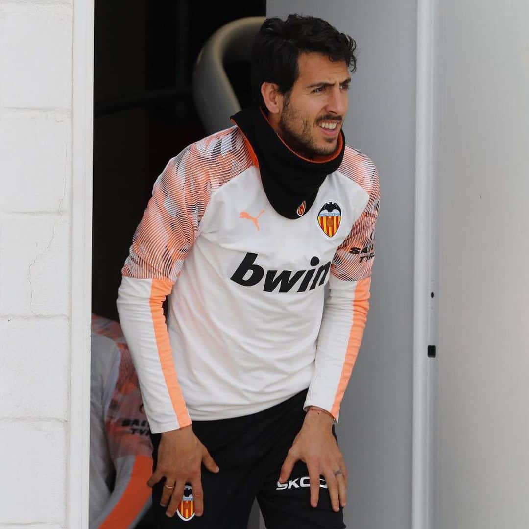 ダニエル・パレホのインスタグラム：「Máxima concentración para el partido del viernes. Amunt!」