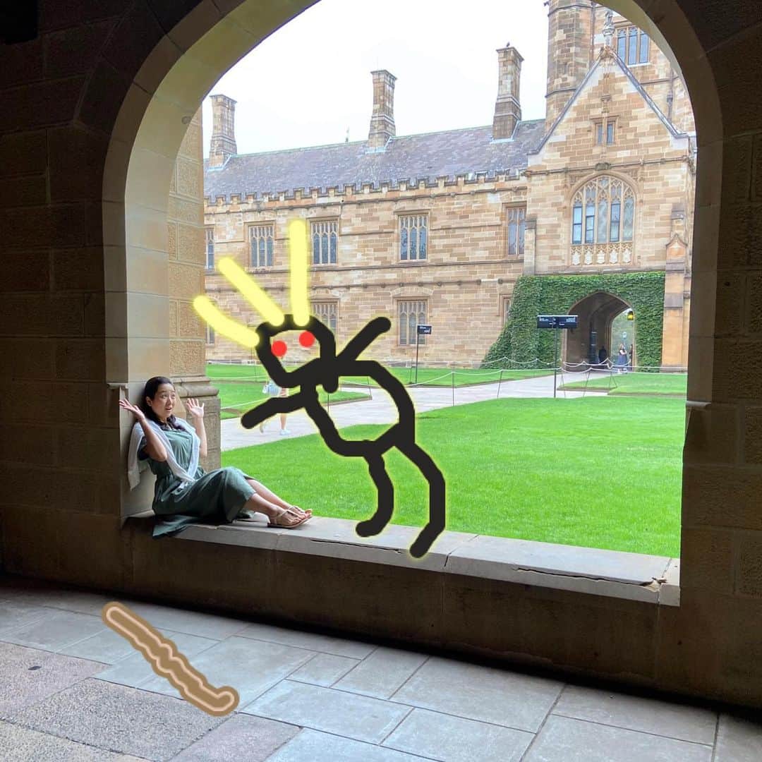 荒尾茉紀さんのインスタグラム写真 - (荒尾茉紀Instagram)「ハリーポッターごっこ😂敵に驚きすぎて杖を落とすうっかり者…という設定です（笑）本当に素敵な大学でした❗️ #sydney #留学 #harrypotter #ハリーポッターの世界みたい #universityofsydney #シドニー大学」3月3日 21時43分 - maki.arao