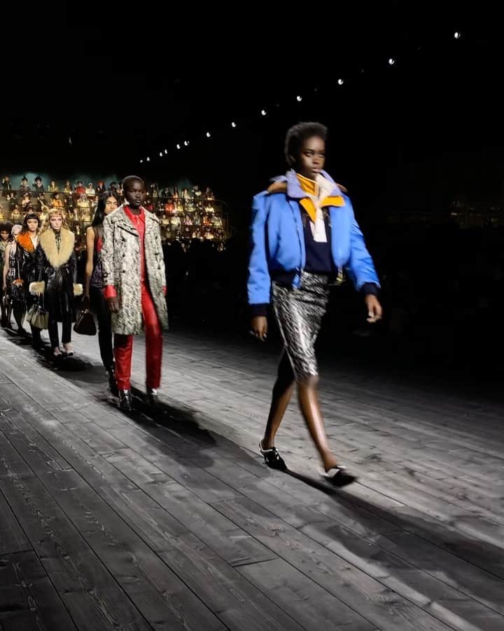スコット・シューマンのインスタグラム：「Another fantastic fashion week complete!! Thanks you @louisvuitton for the fabulous finale !」