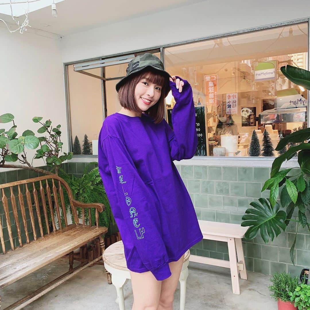 峮峮さんのインスタグラム写真 - (峮峮Instagram)「看似熟悉卻無比的陌生 人類。」3月3日 21時52分 - qun_04