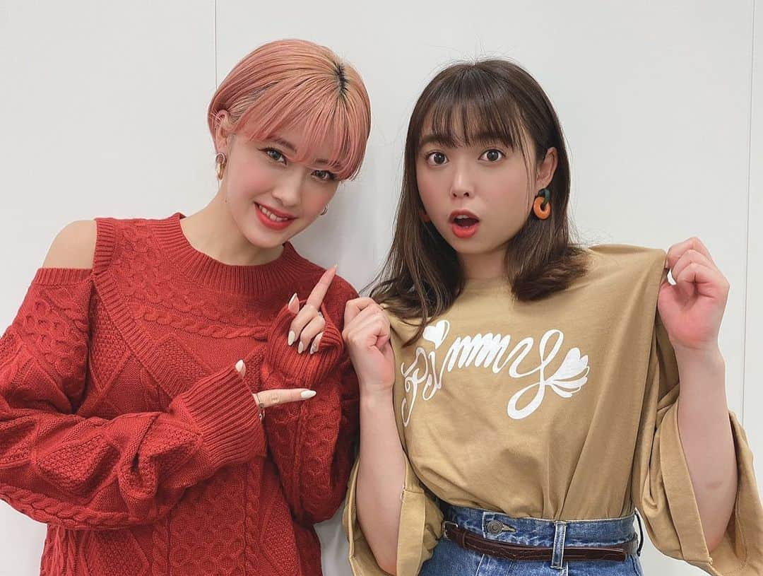 PINK CRES.（ピンククレス）さんのインスタグラム写真 - (PINK CRES.（ピンククレス）Instagram)「.﻿ Rakuten LIVE「giRls Talk!!! 2.」﻿ ご覧頂いた皆さまありがとうございました✨﻿ ﻿ @saki__nakajima__uf さんには﻿ 今回、夏焼雅プロデュースアパレルブランド「PIMMY」の全身コーデもして頂きありがとうございました❤︎!!﻿ ﻿ Rakuten LIVEのTwitterではフォロー&リツイートで抽選で3名様にPINK CRES.直筆チェキが当たります🎁💓﻿ ﻿ 是非チェックしてみてください！！ #pinkcres #夏焼雅 #小林ひかる #二瓶有加 #rakutenlive  #ガールズトークツー #2ndシングル #ルーレット #メジャーデビュー #目指せフォロワー1万人」3月3日 21時55分 - pinkcres_staff