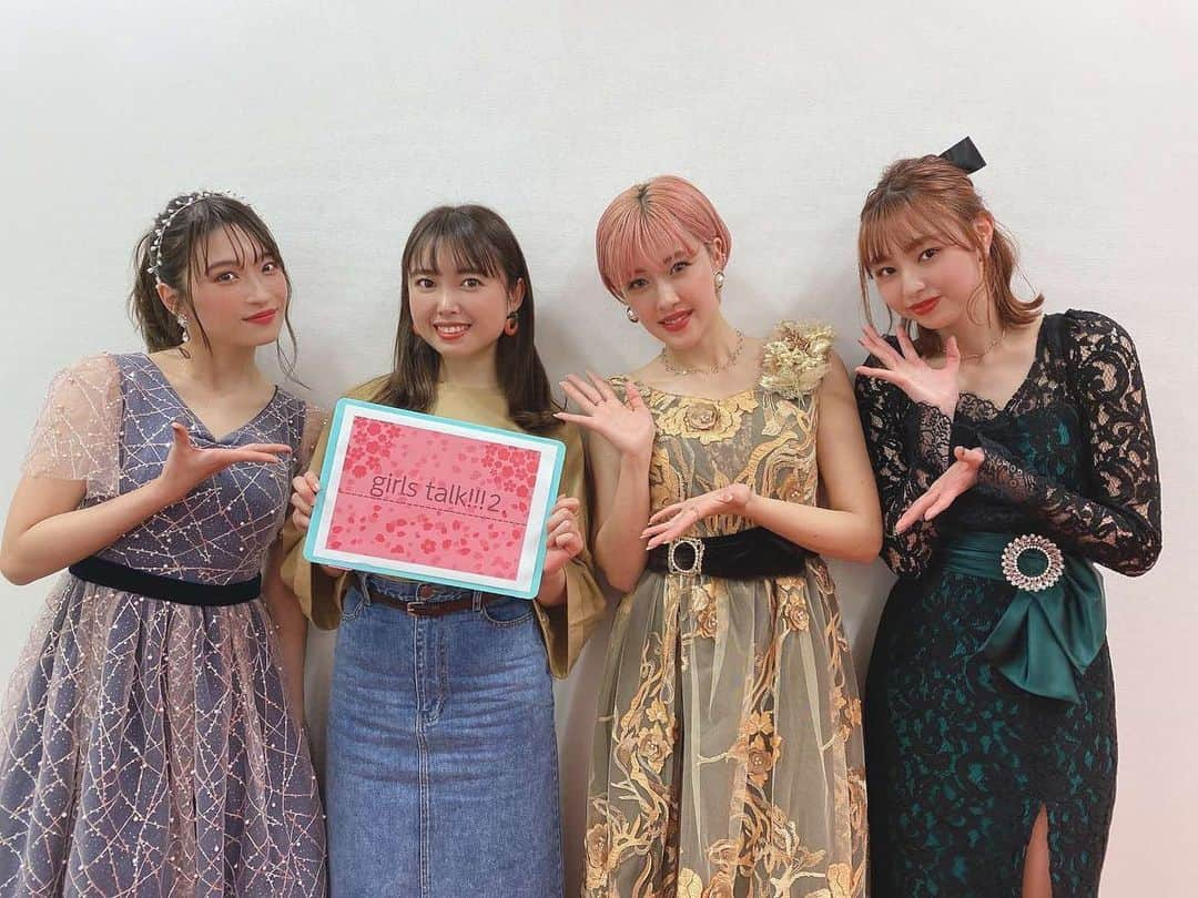 PINK CRES.（ピンククレス）さんのインスタグラム写真 - (PINK CRES.（ピンククレス）Instagram)「.﻿ Rakuten LIVE「giRls Talk!!! 2.」﻿ ご覧頂いた皆さまありがとうございました✨﻿ ﻿ @saki__nakajima__uf さんには﻿ 今回、夏焼雅プロデュースアパレルブランド「PIMMY」の全身コーデもして頂きありがとうございました❤︎!!﻿ ﻿ Rakuten LIVEのTwitterではフォロー&リツイートで抽選で3名様にPINK CRES.直筆チェキが当たります🎁💓﻿ ﻿ 是非チェックしてみてください！！ #pinkcres #夏焼雅 #小林ひかる #二瓶有加 #rakutenlive  #ガールズトークツー #2ndシングル #ルーレット #メジャーデビュー #目指せフォロワー1万人」3月3日 21時55分 - pinkcres_staff