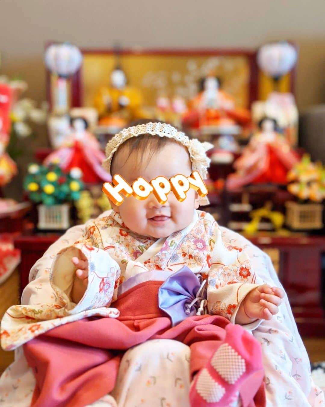 小野恵美さんのインスタグラム写真 - (小野恵美Instagram)「袴ロンパース @sweetmommyofficial を着ておめかし🎀  生まれて半年を迎える3月。 あっという間に大きくなっちゃう🌸 毎日かけがえのない時間だなぁ😌  幸せをありがとう♡  #子育て #女の子ママ #女の子ベビー」3月3日 22時00分 - onoemi_official