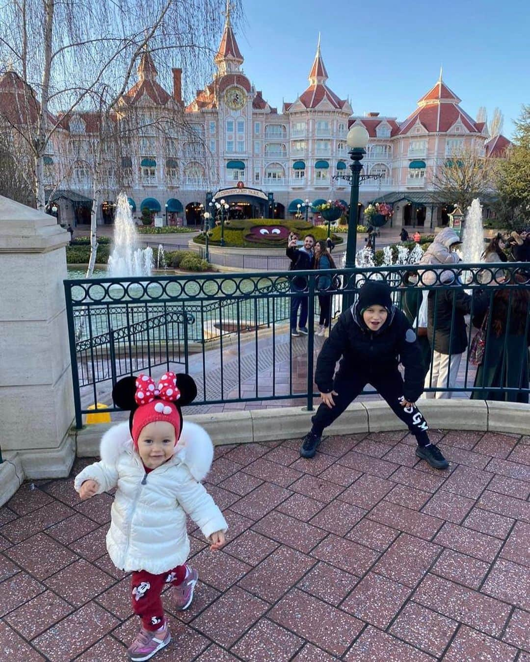 ニコラ・カリニッチさんのインスタグラム写真 - (ニコラ・カリニッチInstagram)「A @disneylandparis con la mia famiglia !! #disneylandparis #frozencelebration」3月3日 22時08分 - nikolakalinic