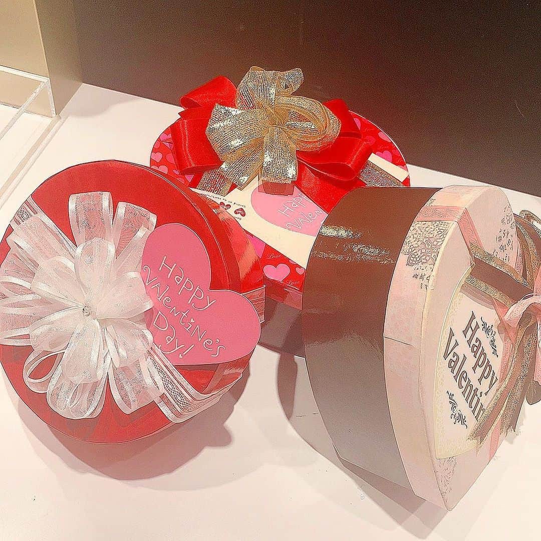 大盛真歩さんのインスタグラム写真 - (大盛真歩Instagram)「🍫💝﻿ ﻿ #バレンタイン に投稿しようとしてたのに完全に忘れてたあ( ; ; )﻿ ﻿ 今日は #ひな祭り だけど許して😝﻿ ﻿ #Valentine #Happy #chocolate  #マダムタッソー #東京 #お台場」3月3日 22時29分 - maho_usagi