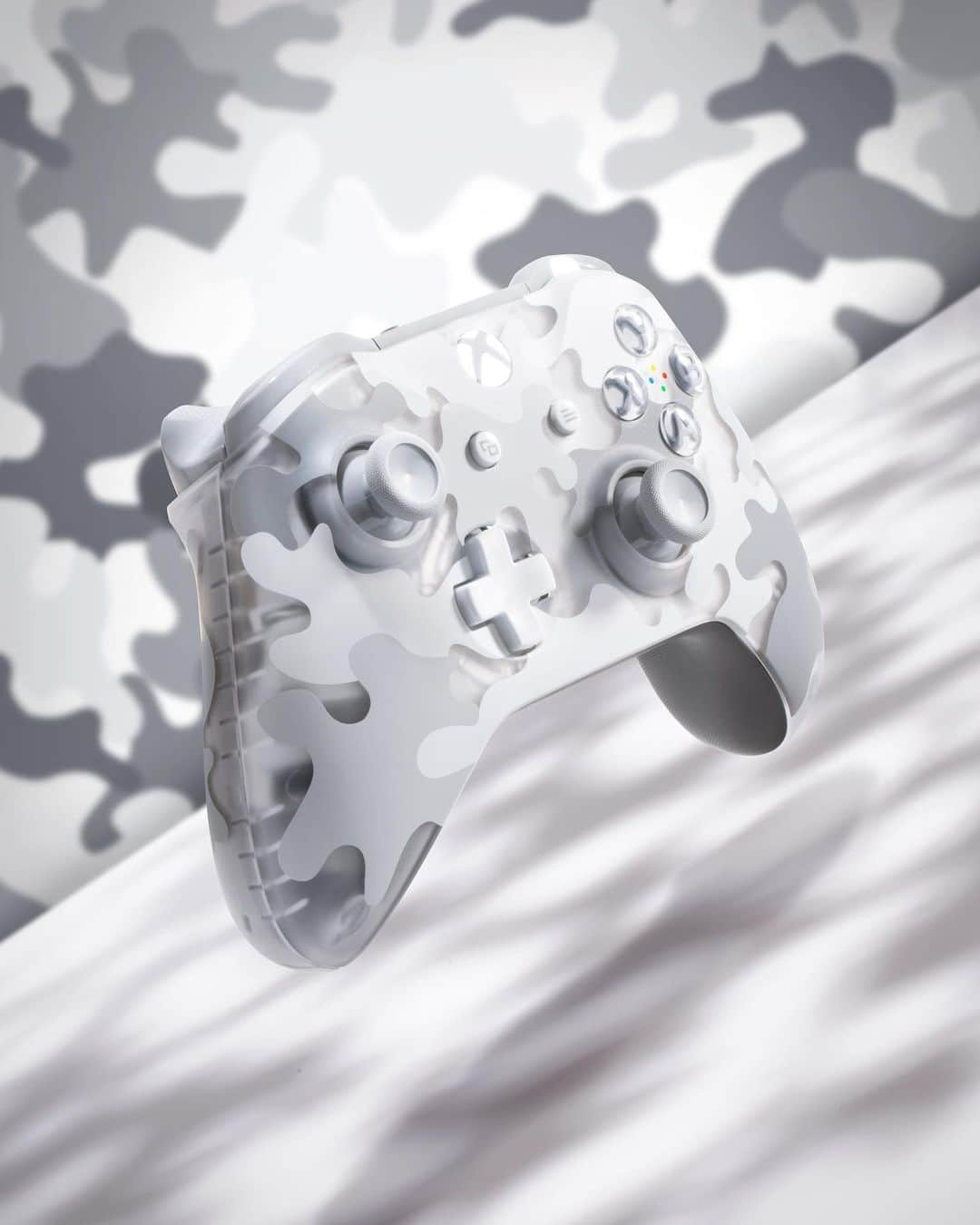 Xboxさんのインスタグラム写真 - (XboxInstagram)「Arctic Camo: Cooler than cool. #Xbox #controller」3月3日 23時00分 - xbox