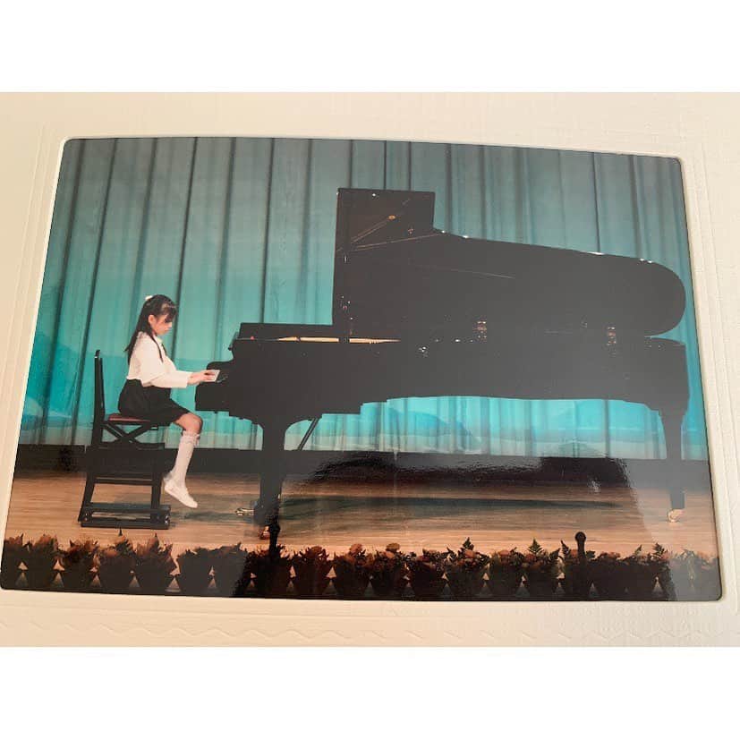 たこやきレインボー公式さんのインスタグラム写真 - (たこやきレインボー公式Instagram)「💗 昔のアルバムから出てきた。 今では楽器の中で1番苦手だ。  #たこ虹 #たこやきレインボー  #彩木咲良 #さくちゃん  #ayakinstagram  #椅子の高さ」3月3日 23時05分 - tacoyakirainbow0917