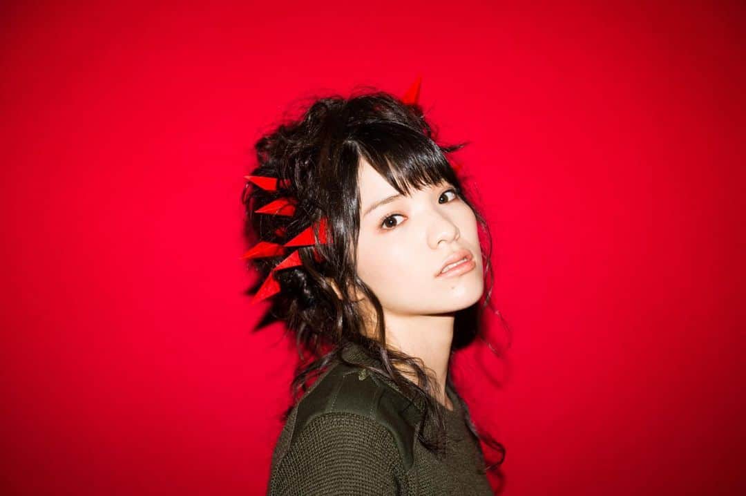 仮谷せいらのインスタグラム：「Nayameru Gendai Girl🤦‍♀️🔥 2015.12.16  懐かしい写真が出てきました✨」