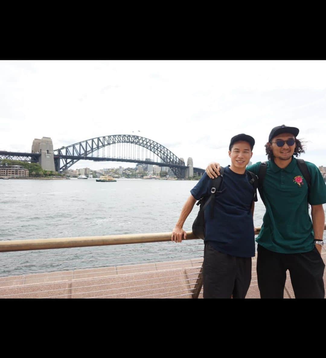 幸野志有人さんのインスタグラム写真 - (幸野志有人Instagram)「今回僕は田代有三さんの協力でシドニーに行くことができました！ シドニーでも有三さんから色んな方を紹介してもらって、たくさんの出会いがありました。 その有三さんを繋げてくれた、去年長崎でチームメイトだった長谷川悠くんもオーストラリアに練習参加しに来てて、そのタイミングで僕は怪我しちゃったんですけど、歩くこともできるし全然元気だったし、シドニーから帰国したくなかったので約1週間いろんなところにいきました！ 悠くんとは去年長崎でもずっと一緒に遊んでたので、シドニーで2人でいるのがめちゃくちゃ不思議な感じでしたが笑 サッカー以外のこともたくさん話してリフレッシュして前向きに帰国することができたのも悠くんや有三さんのおかげです👍 #幸野志有人 #長谷川悠 #田代有三 　#sydney🇦🇺」3月3日 23時41分 - shoot_kohno