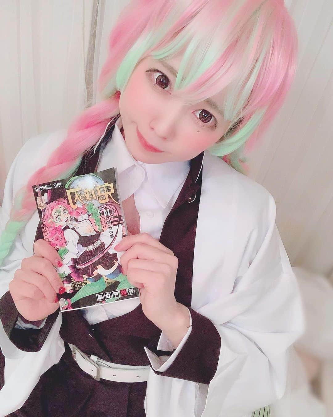 のインスタグラム：「💗 🍡 💗 🍡 やっと着てみた！ (Ｕ∩ 'ᴗ' ∩Ｕ) #鬼滅の刃 #甘露寺蜜璃 #甘露寺蜜璃コスプレ #コスプレ #cosplay #cosplayer  #japanesegirl  #恋汐りんご #宅コス」