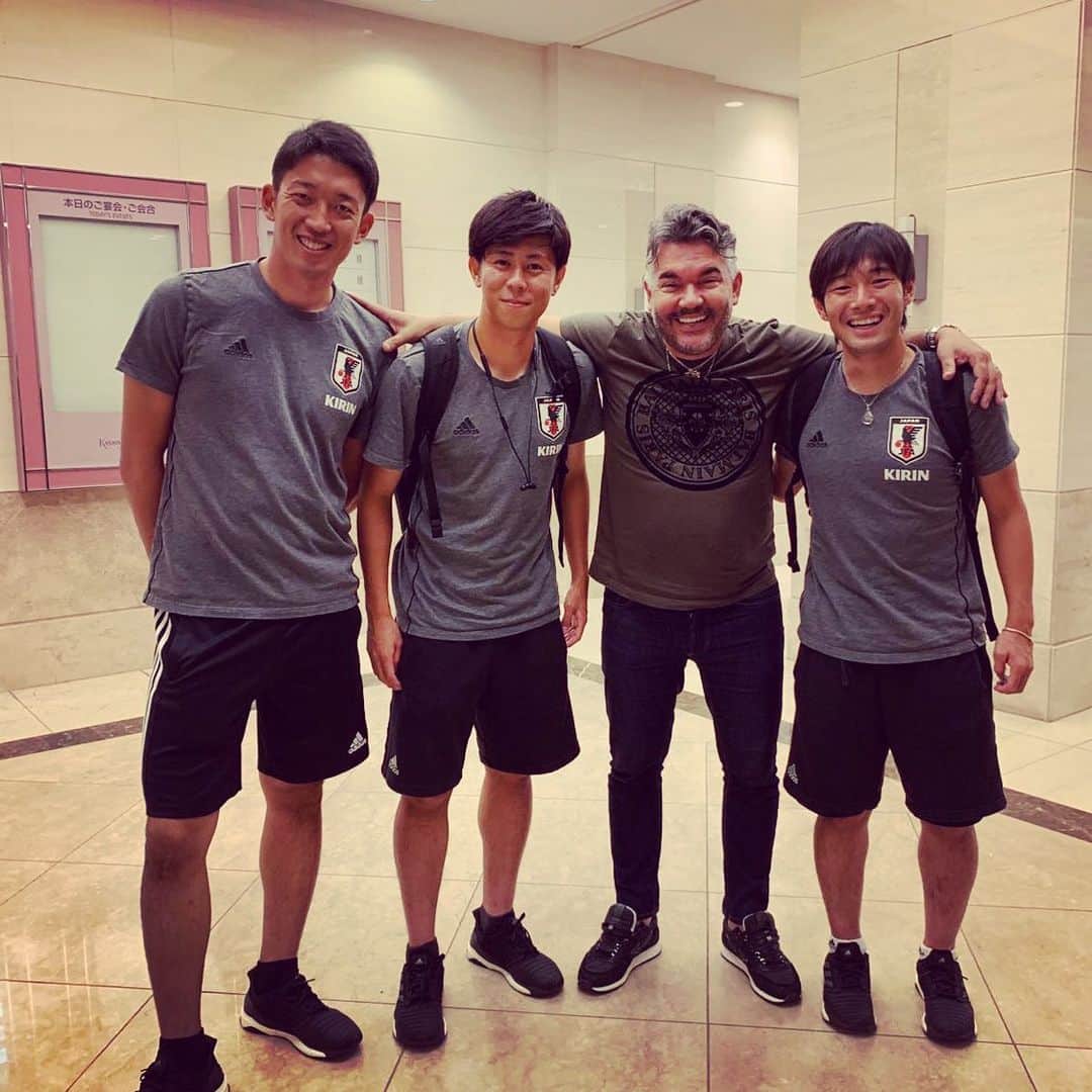 安西幸輝のインスタグラム：「権田さん誕生日おめでとうございます！！🙏これからもよろしくお願いします🙏 #いつもありがとうございます！ #ほんとに感謝です」
