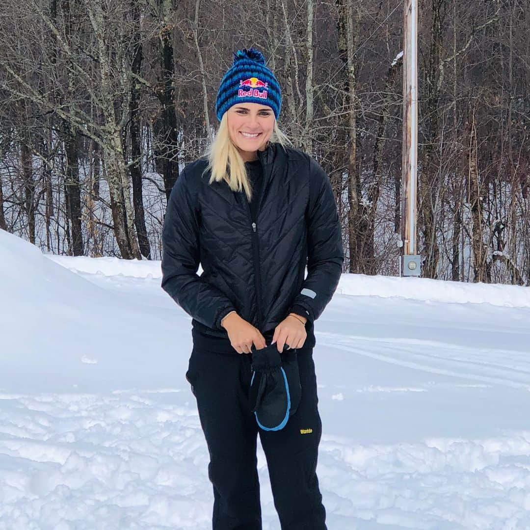 レクシー・トンプソンさんのインスタグラム写真 - (レクシー・トンプソンInstagram)「Had an amazing few days in the snow! Time to get home and get back to training 💪🏼⛳️😊❤️」3月4日 11時02分 - lexi