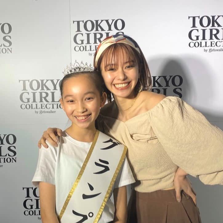 上妻美咲のインスタグラム：「﻿ ✨たくさんのお祝いメッセージ✨﻿ ありがとうございます😭🙏❤️﻿ ﻿ ﻿ 先日のTGC✨山本舞香さんと😊﻿ 美しすぎました❤️❤️﻿ ﻿ #山本舞香 ﻿ ﻿ #tgc #東京ガールズコレクション2020 #モデル﻿ #beautiful #cute #憧れ﻿」