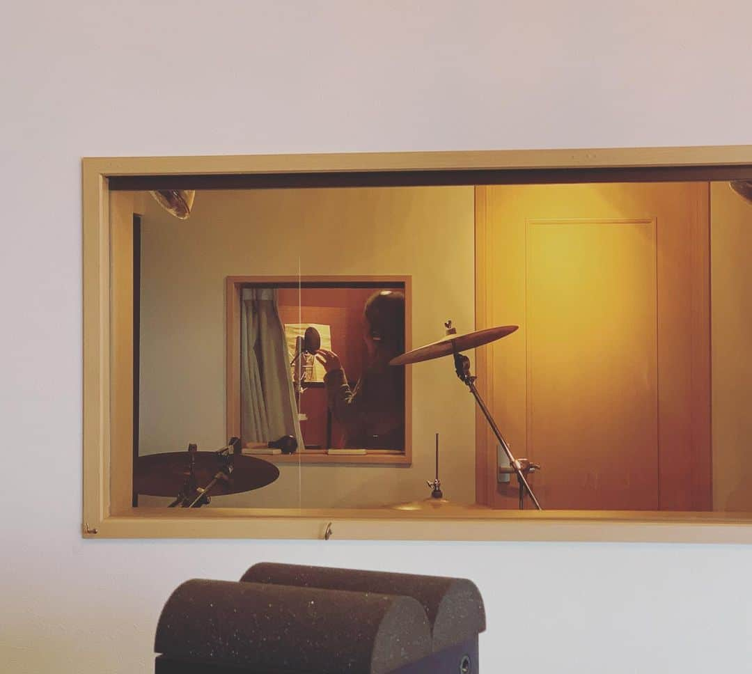 PUSHIMさんのインスタグラム写真 - (PUSHIMInstagram)「One day in the studio  with a longtime friend #KEYCO  we’r really excited about completion of this new tune  and can’t wait for her new album  that is gonna be a great one!!! I knowww!! . #recording #inthestudio #TuffGong葉山店 #Keyco #pushim #newsong #ウイルスに気をつけろ」3月4日 12時06分 - shinoyama_pushim