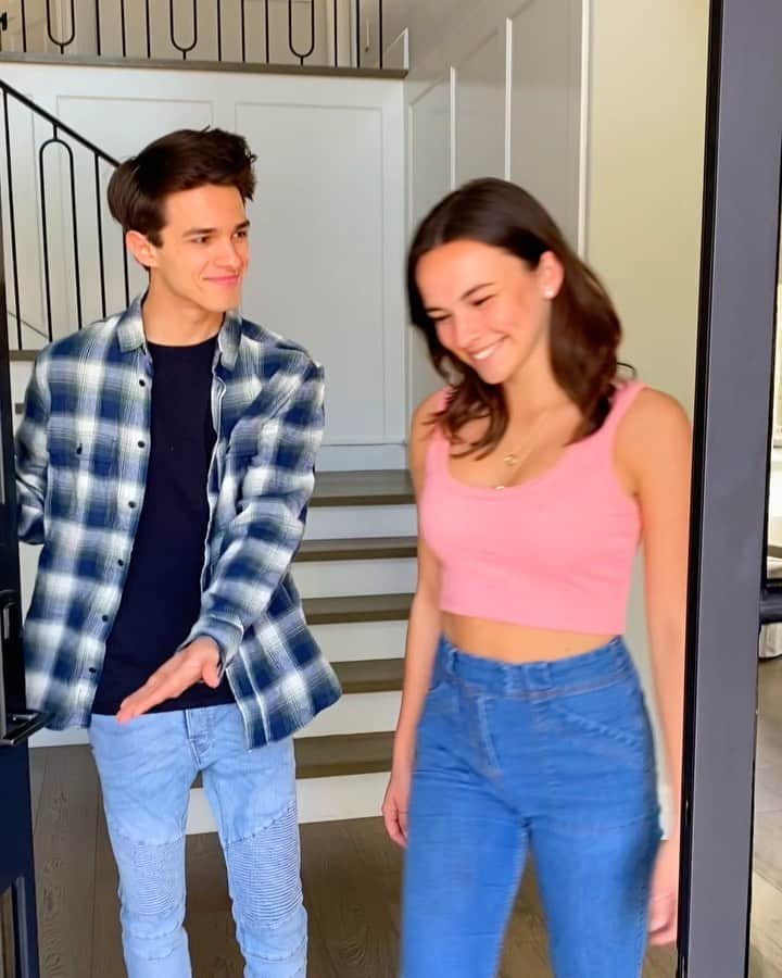 Brent Riveraのインスタグラム：「When your friends ship you with someone..😫😡 @piersonwodzynski @benazelart @andrewdavila_ @lexibrookerivera」